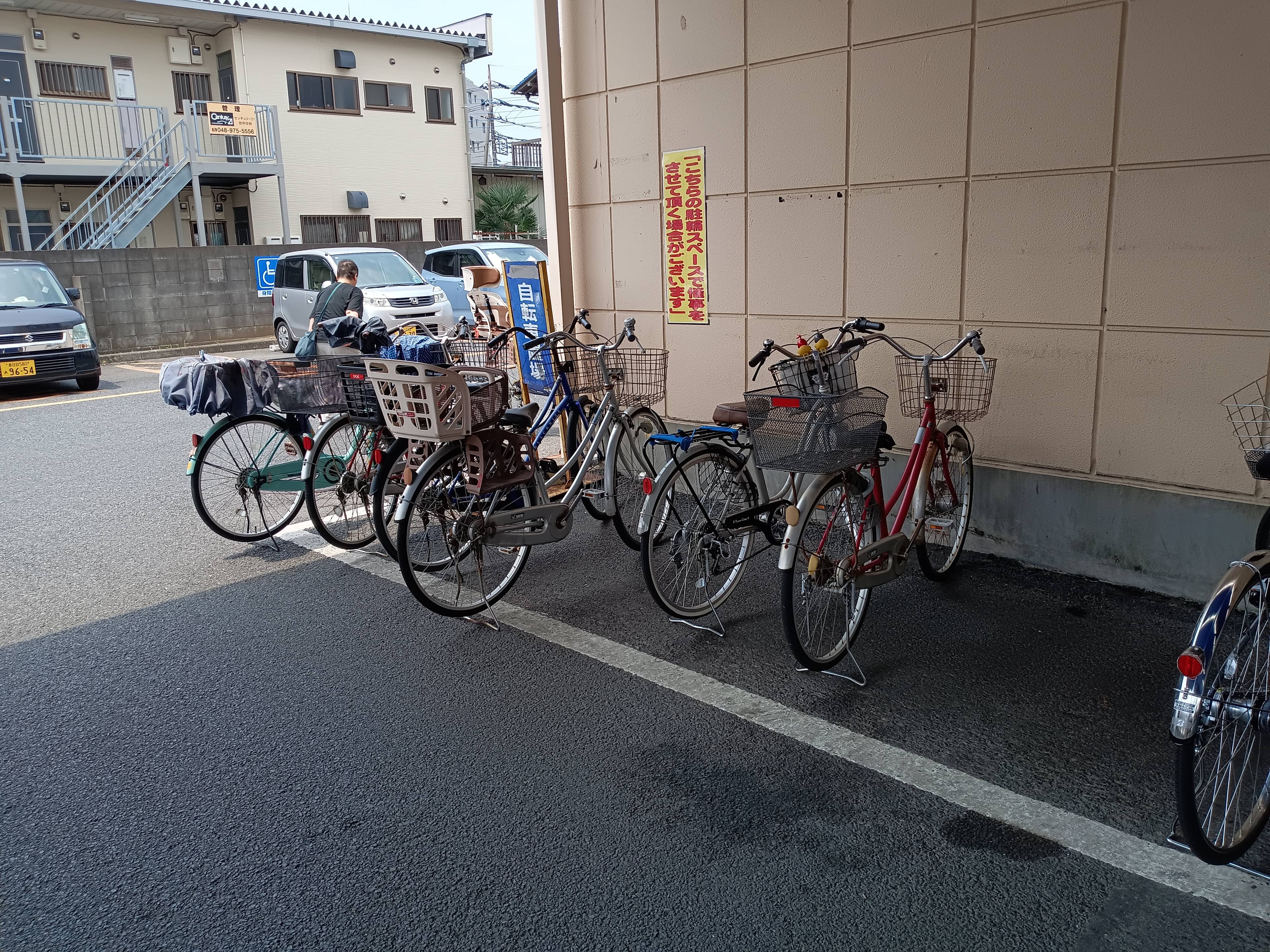 店舗横駐輪場 キッチンカー出店に最適なスーパーマーケットの屋外催事イベントスペース